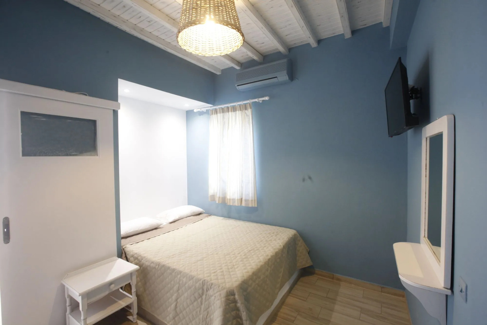 Foto - Nikos Rooms