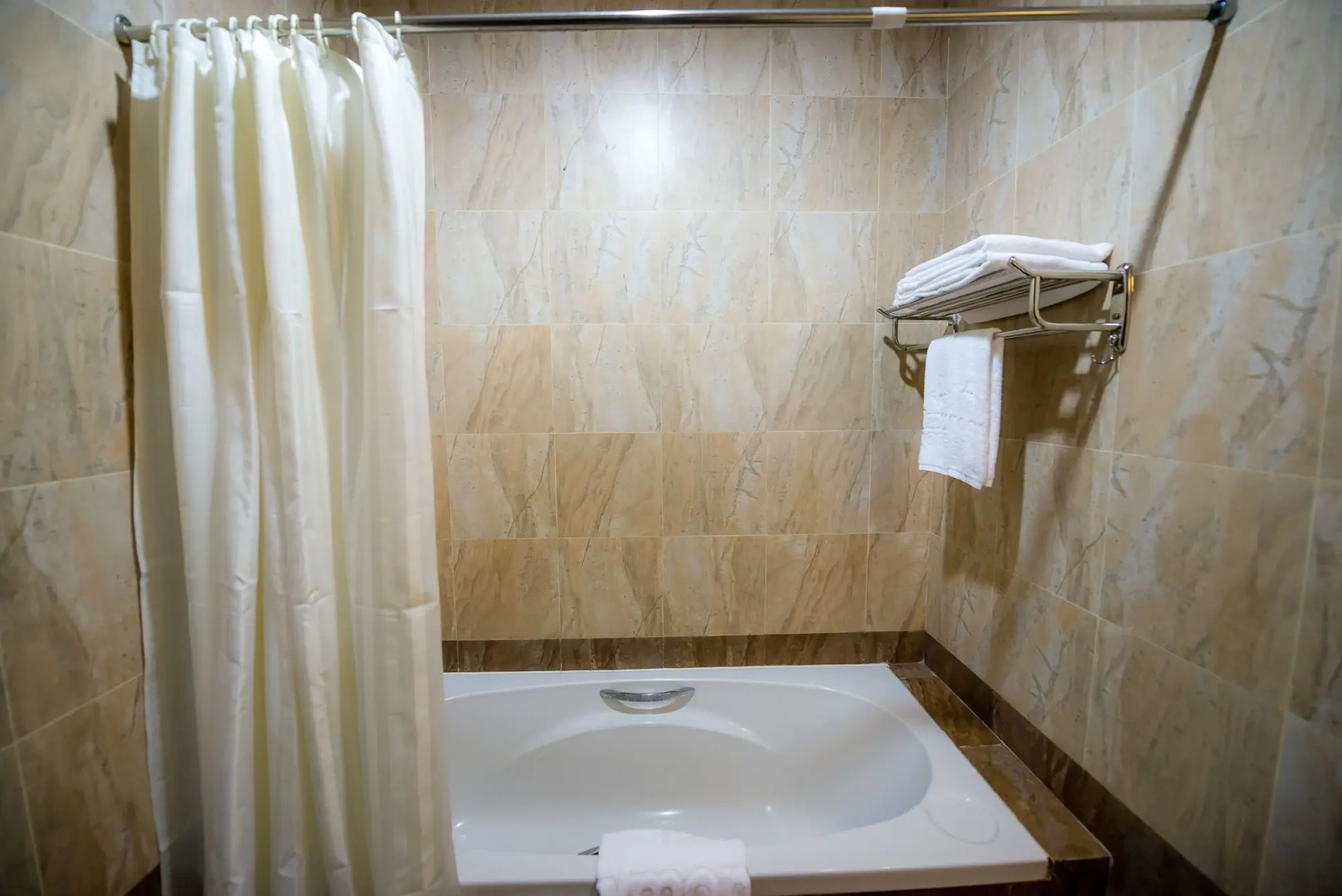 Photo - Almond Hotel Sothearos