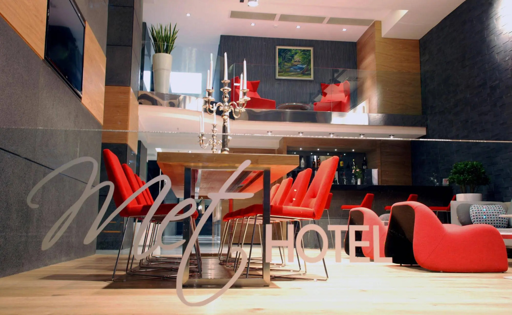 Photo - Met Hotel