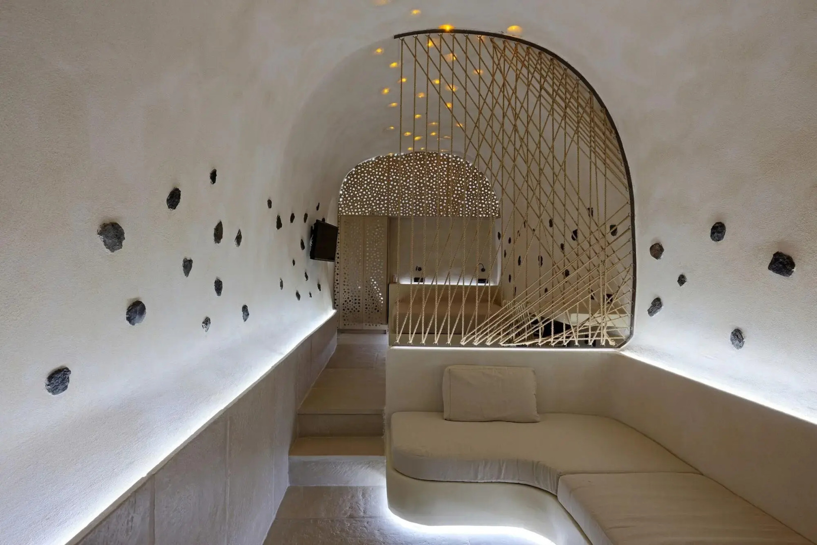 Photo - Andronikos Canaves