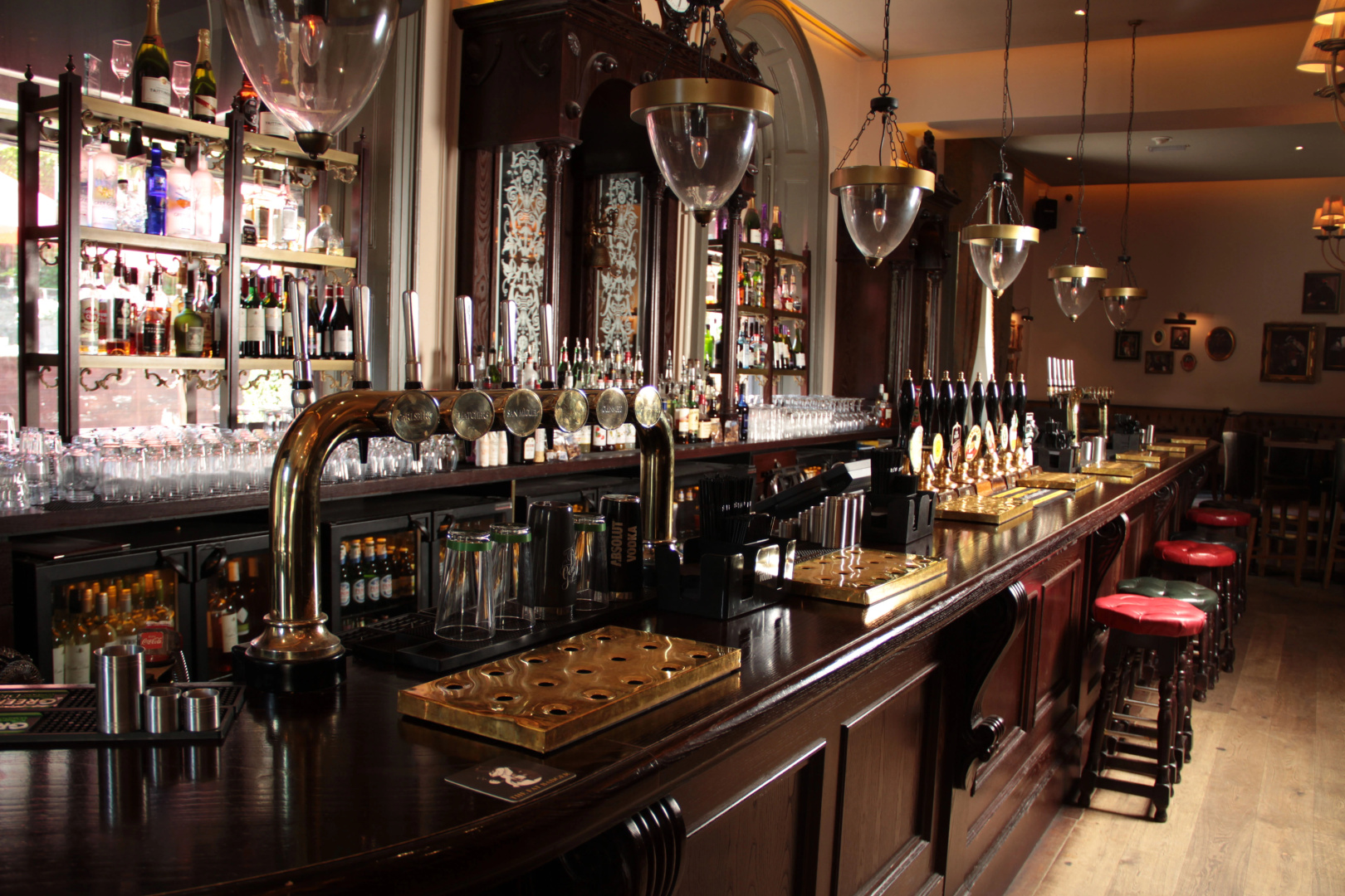 Photo - White Hart Hotel & Apartments