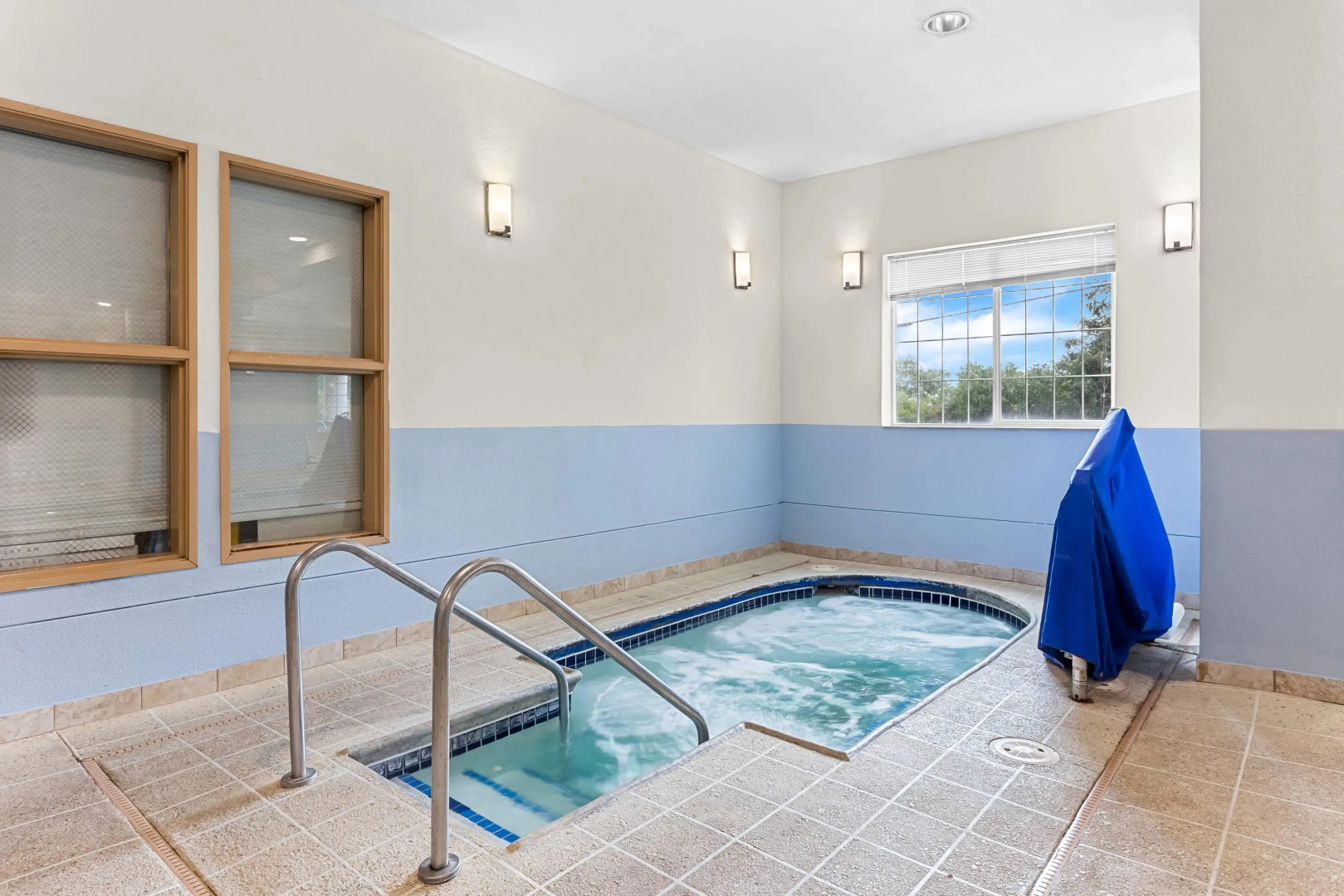 Photo - Comfort Suites Grayslake near Libertyville North