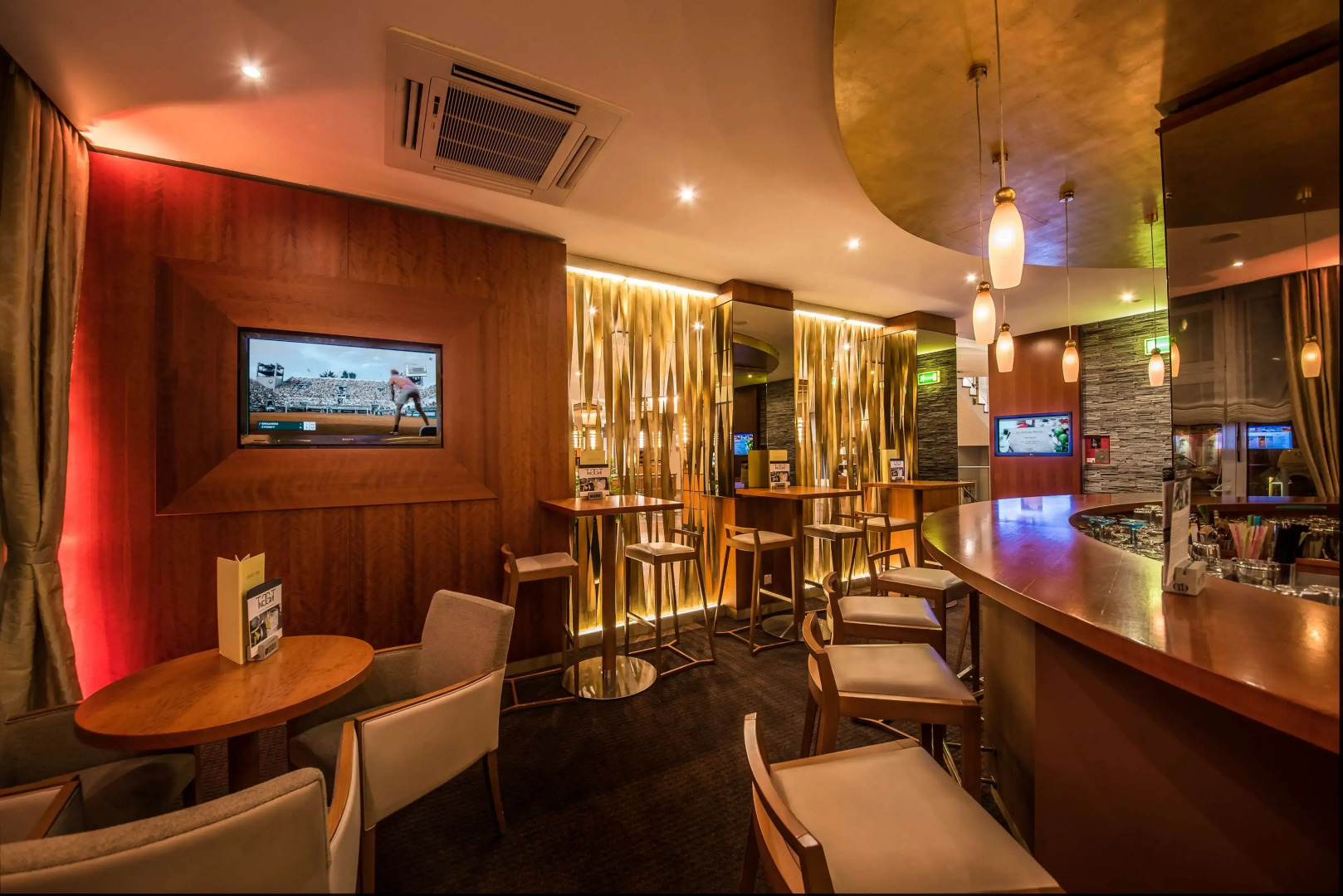 Photo - Best Western Plus Delta Park Hotel