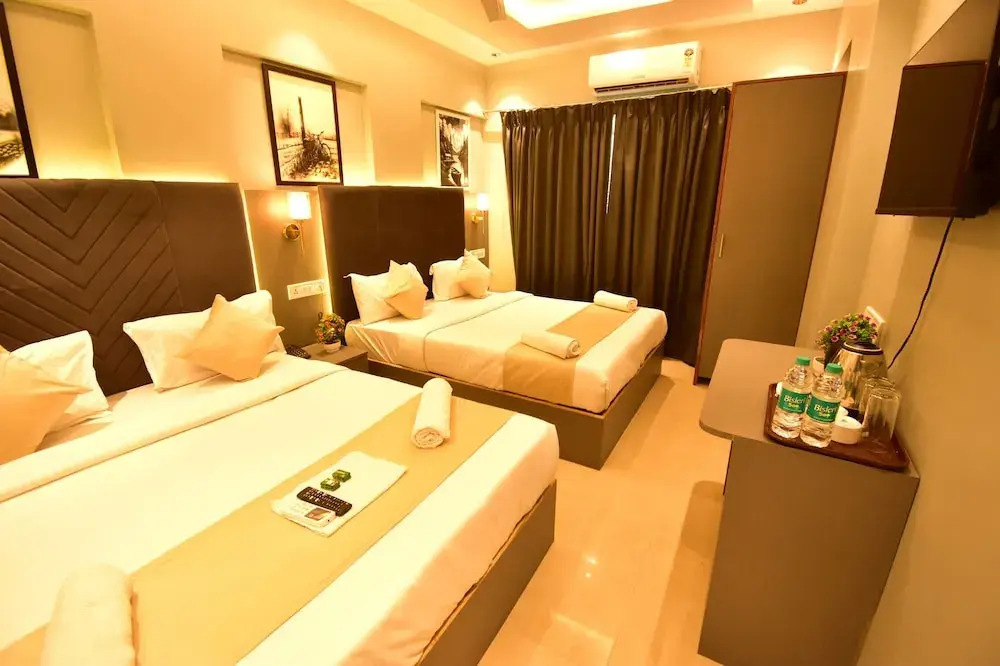 Photo - Dhanvantari Luxury Hotel Near Kokilaben Dhirubhai Ambani Hospital Mumbai