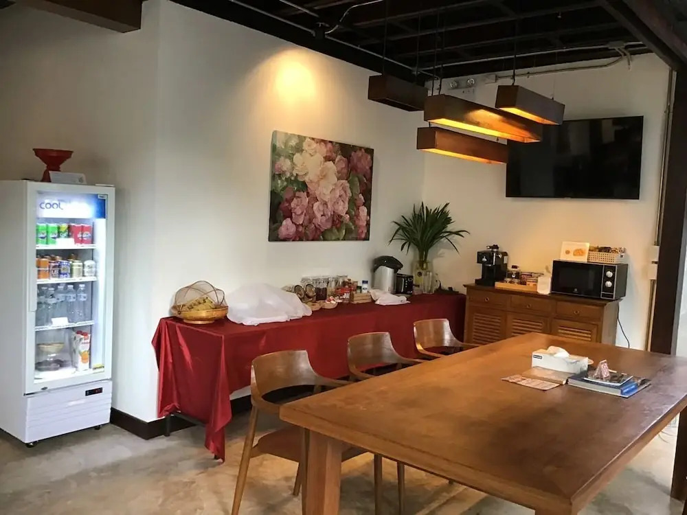 Photo - The Eight Ratvithi House