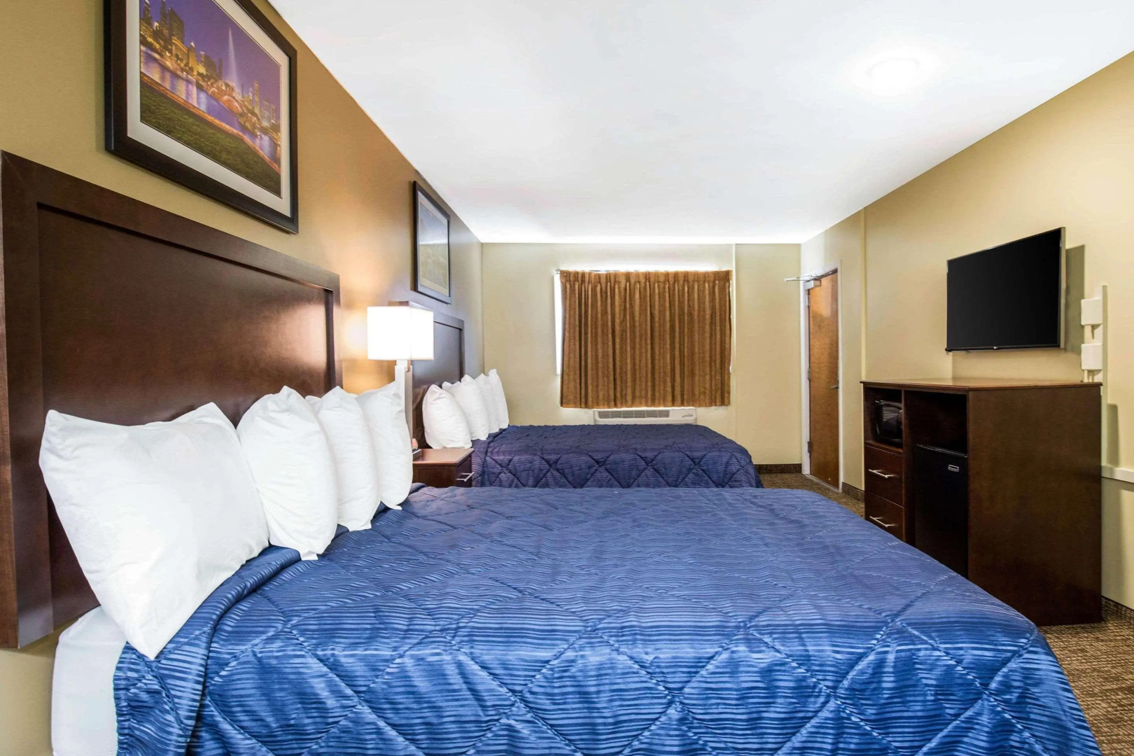 Photo - Rodeway Inn Lyons - La Grange