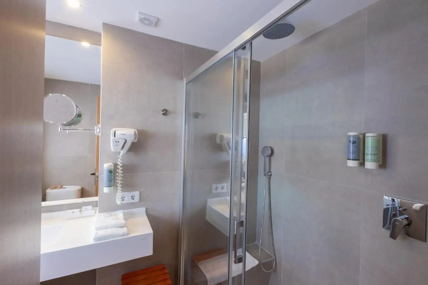 Photo - Valentin Reina Paguera - Adults Only