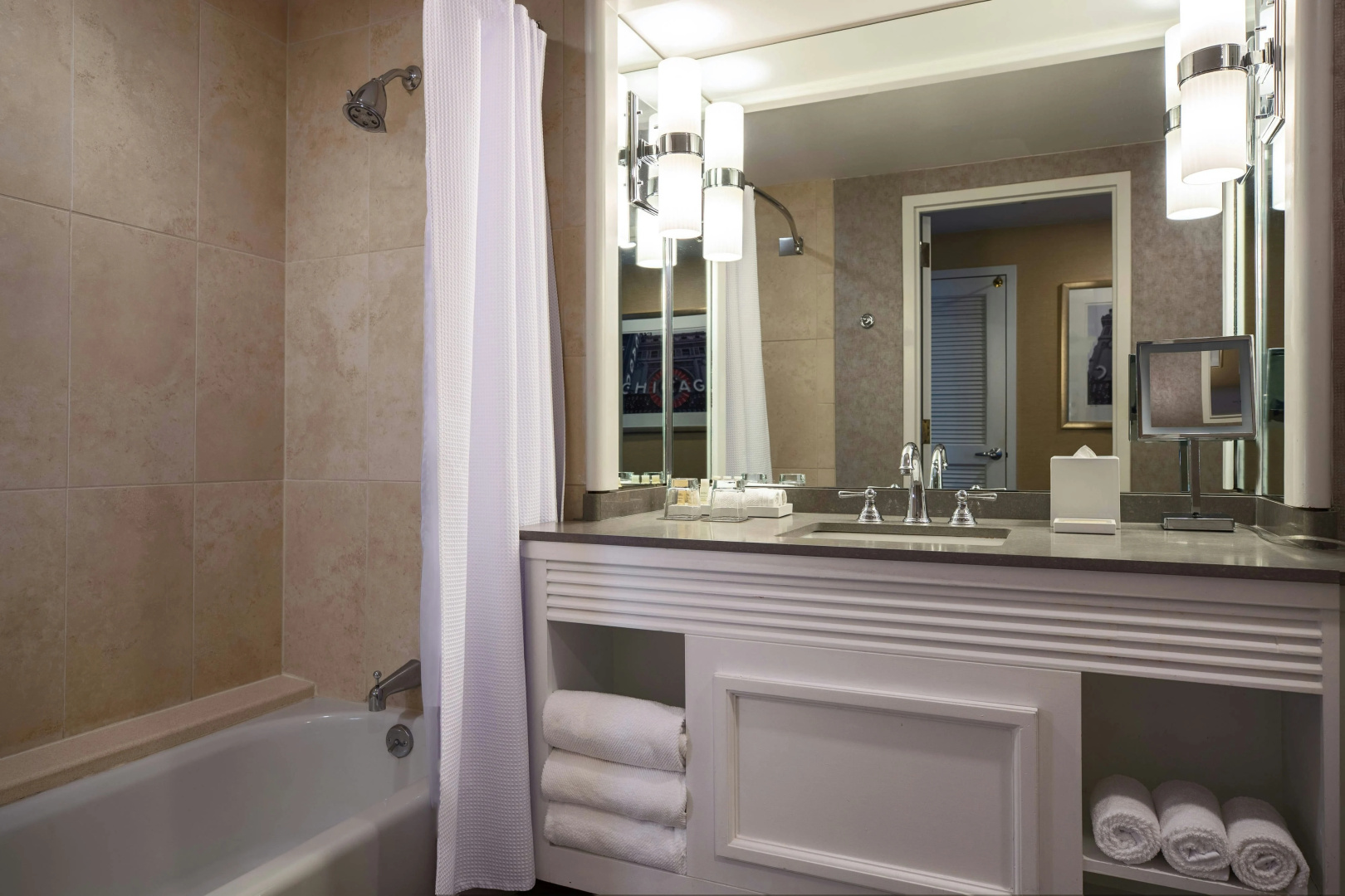 Photo - Renaissance Chicago Downtown Hotel