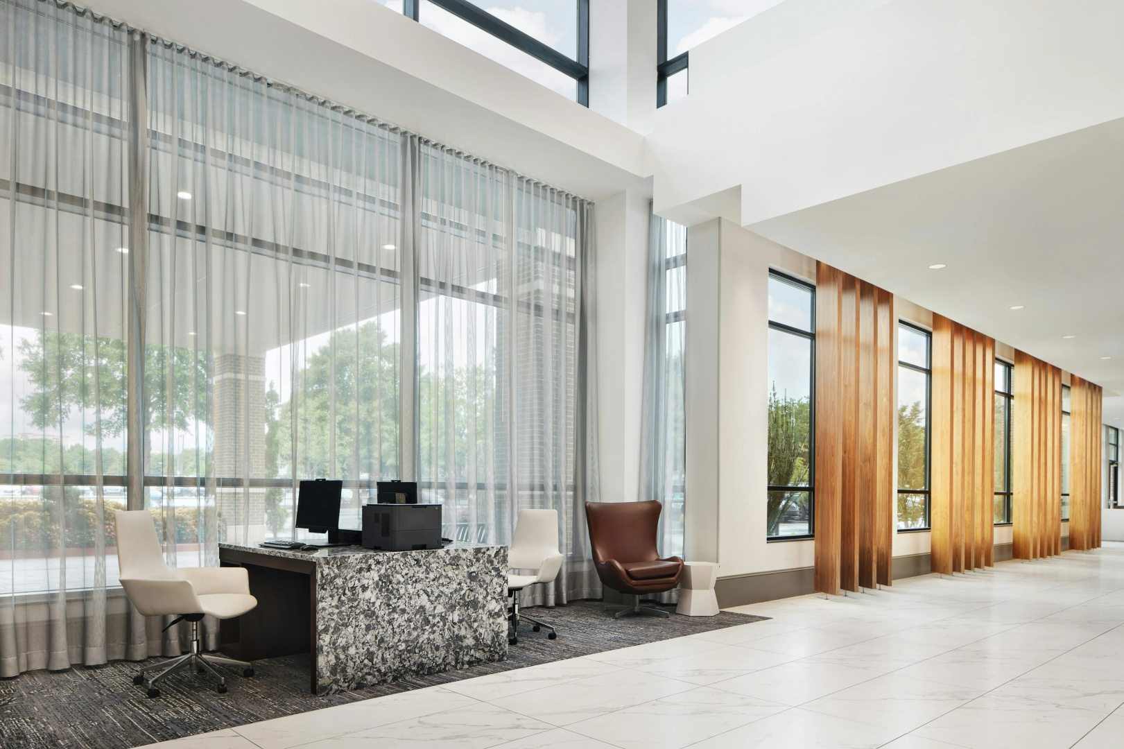 Foto - Embassy Suites by Hilton Atlanta Airport North