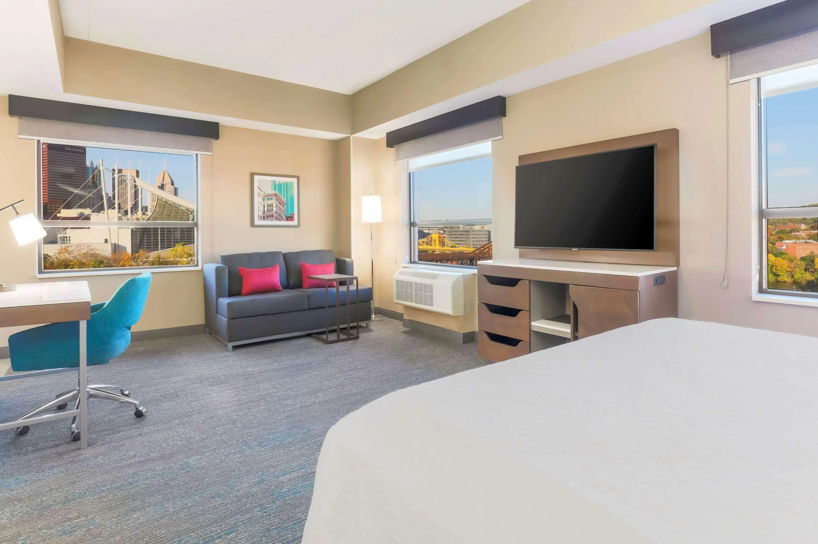 Photo - Hampton Inn & Suites Pittsburgh-Downtown