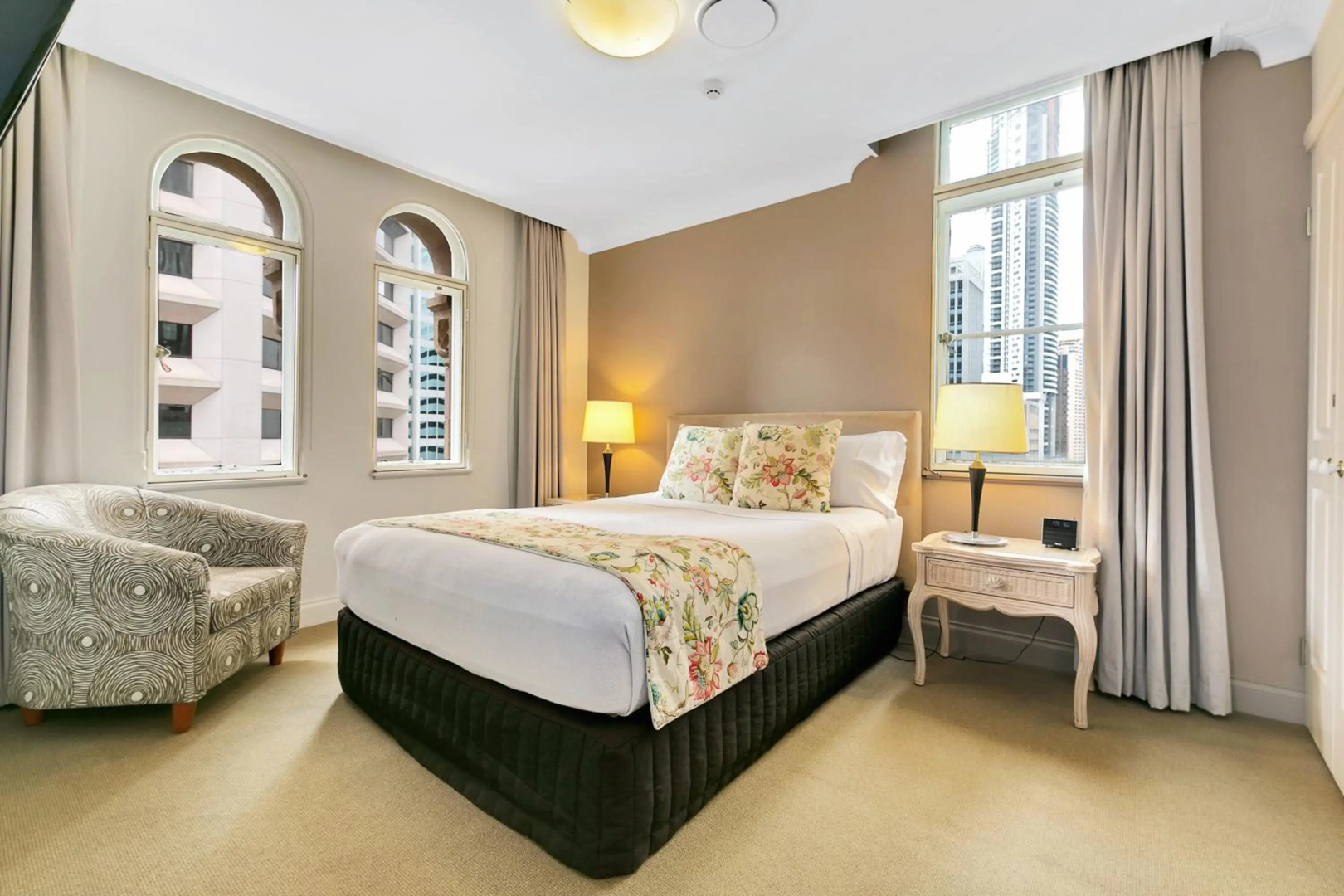 Photo - The Manor Apartment Hotel