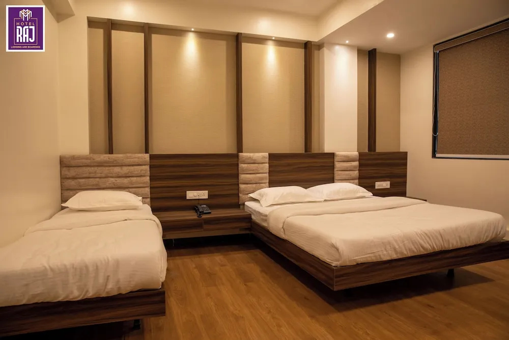 Hotel Raj Lodging &Boarding