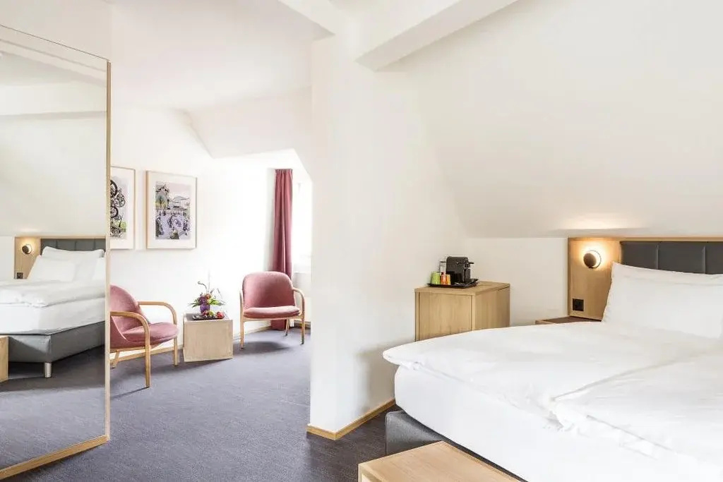 Photo - Royal Hotel