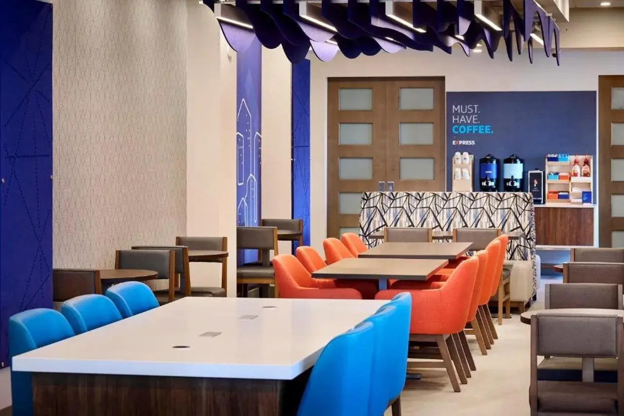 Photo - Holiday Inn Express Hamilton Upper James by IHG