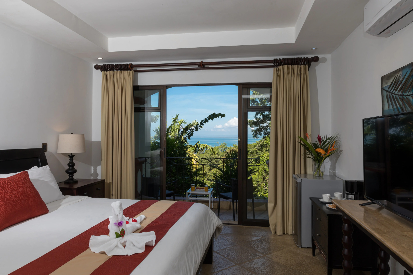 Photo - Shana by the Beach Manuel Antonio