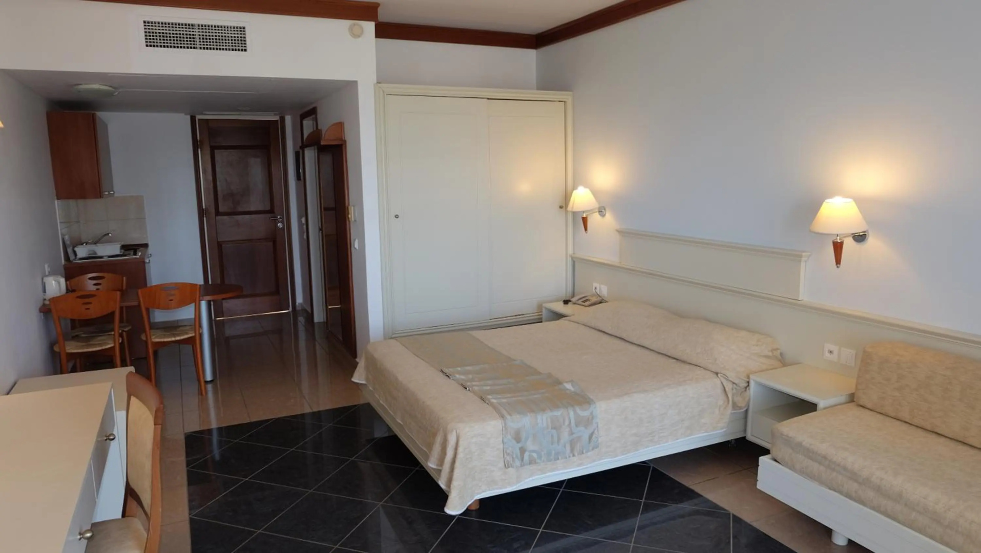 Photo - Kipriotis Maris Suites by Anayia All Inclusive Resorts