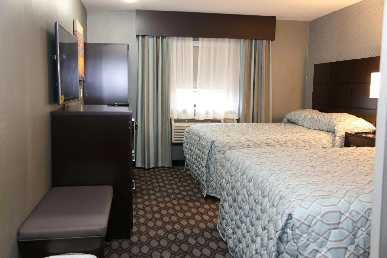 Photo - Red Carpet Inn Elmwood