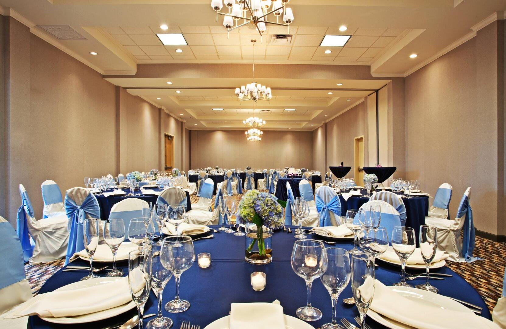 Photo - DoubleTree by Hilton Chicago Midway Airport, IL