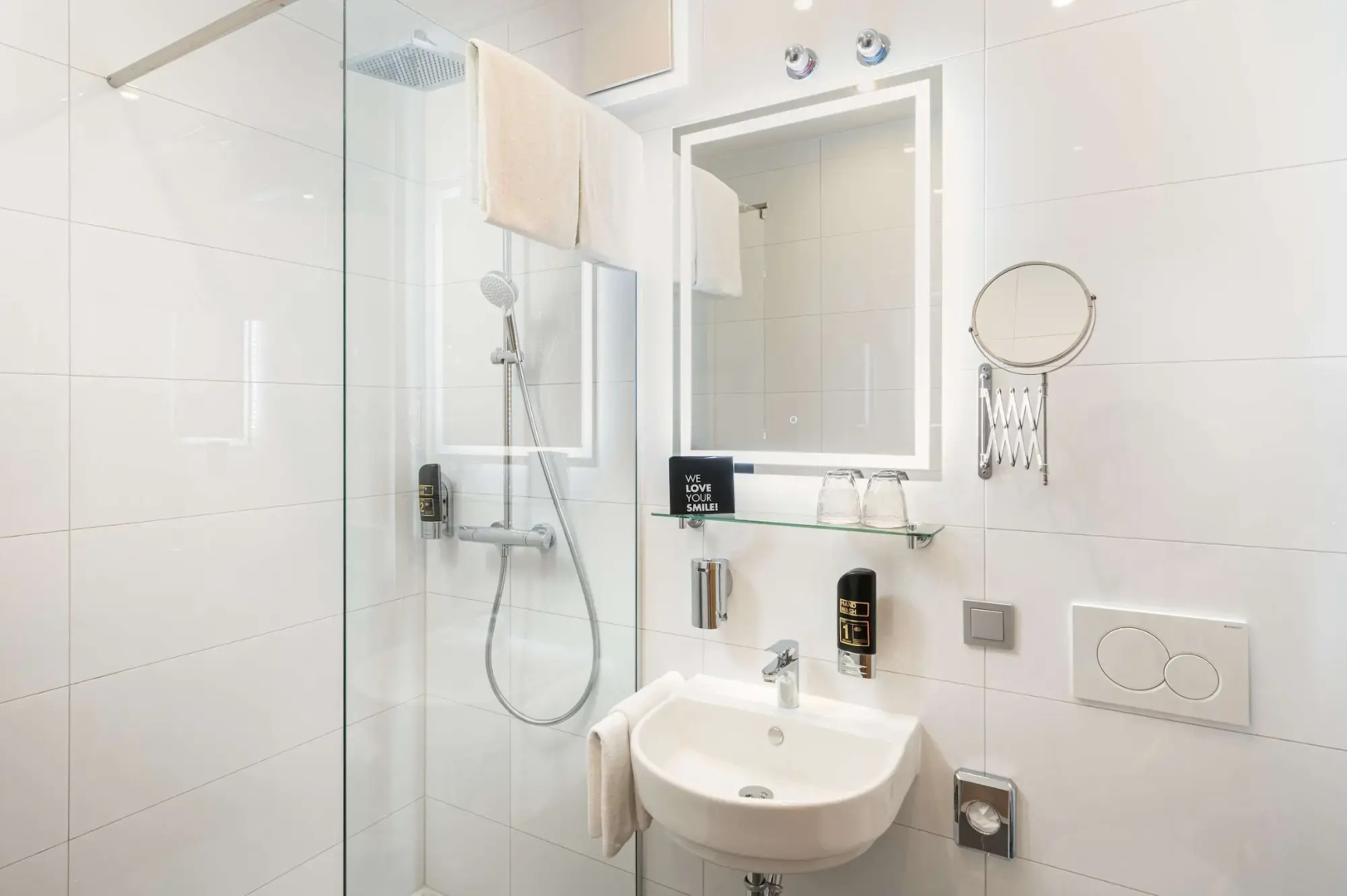 Photo - ANA Neotel, Trademark Collection by Wyndham