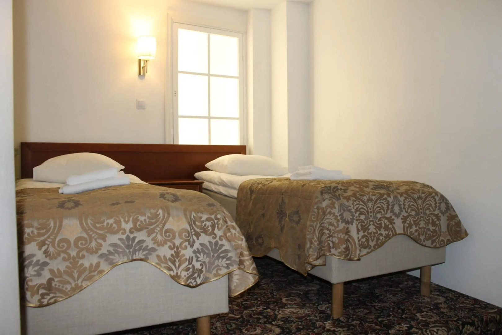 Photo - Three Crowns Residents