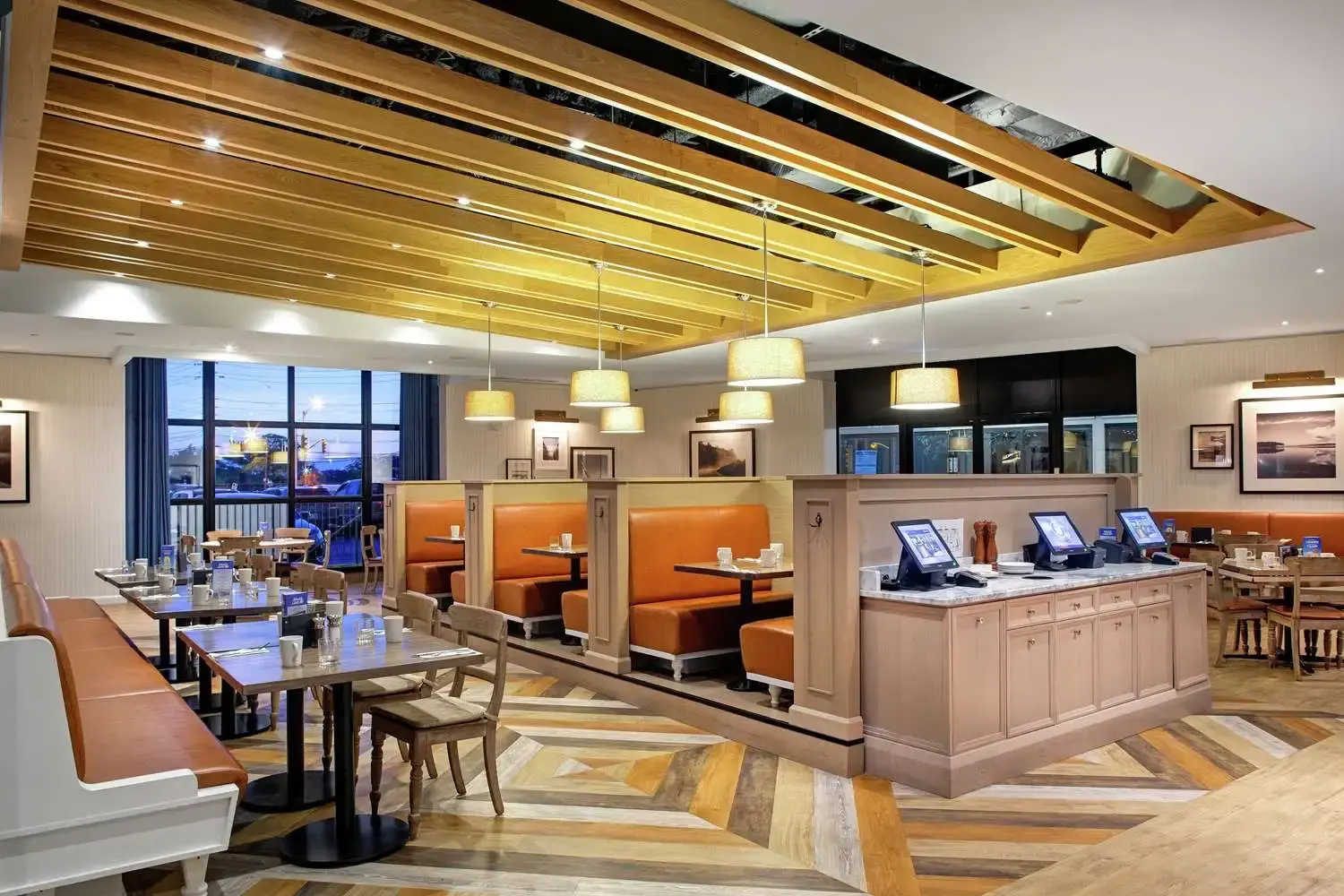 Photo - Doubletree by Hilton Toronto Airport, ON