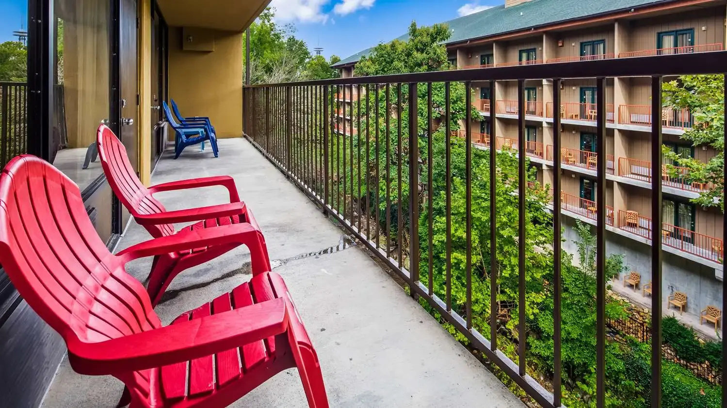 Photo - SureStay Plus Hotel by Best Western Gatlinburg