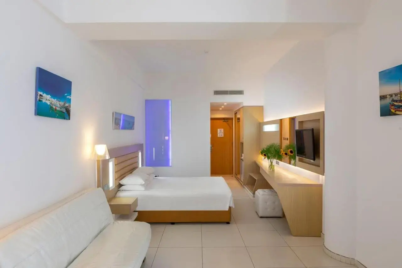 Photo - Vrissaki Beach Hotel
