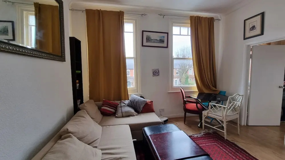Photo - Extra Large One Bedroom Flat with Parking