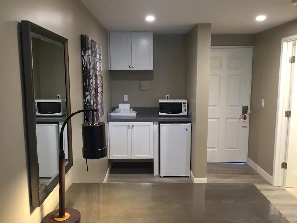 Photo - Pacific Shores Inn