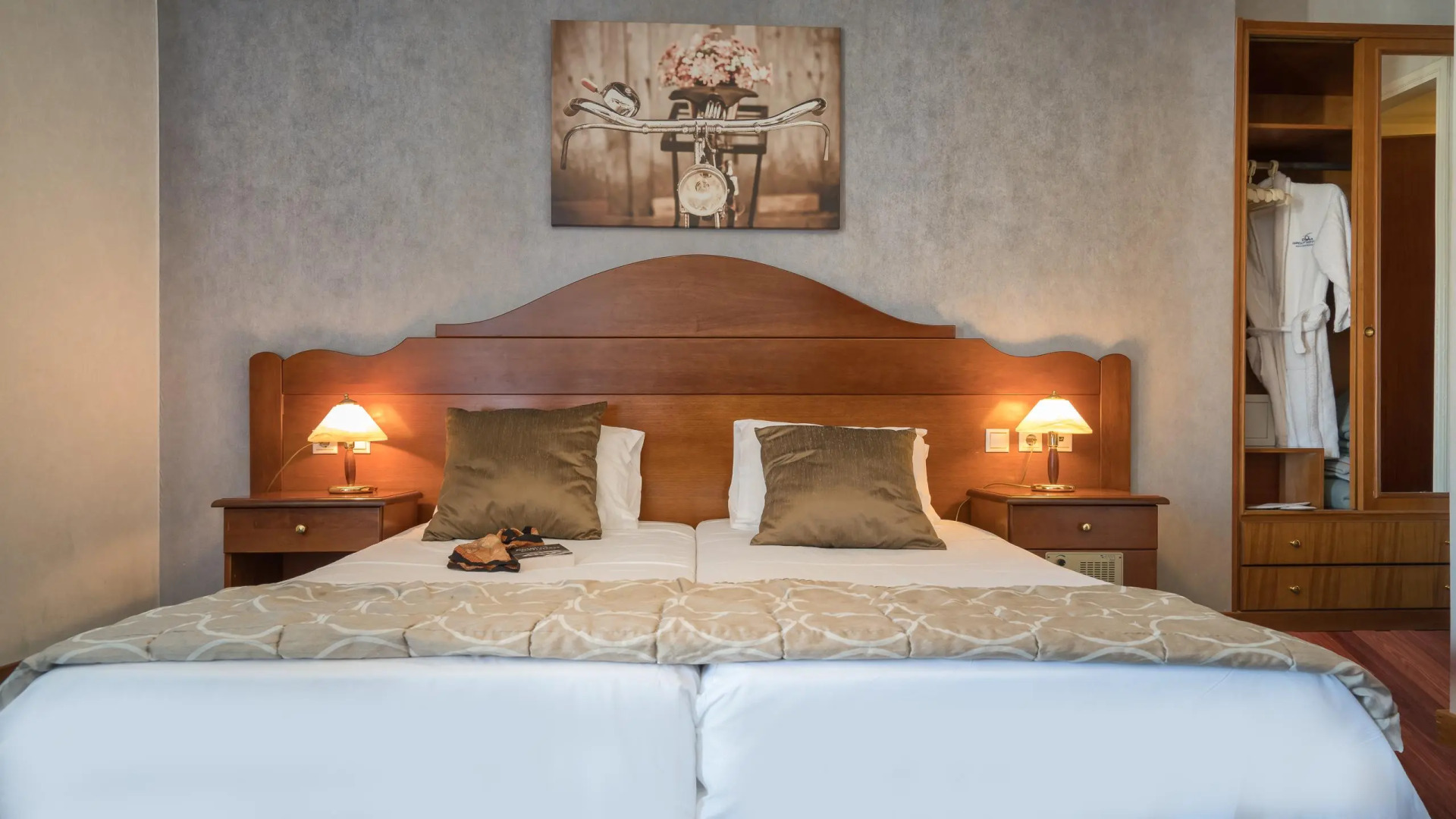 Photo - Diana Hotel