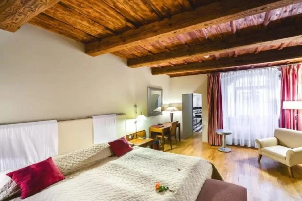 Photo - The Golden Wheel Hotel
