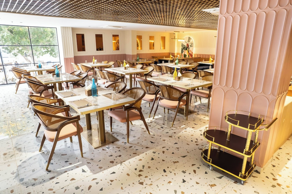 Photo - Trunk & Trolley A Luxury Boutique Hotel