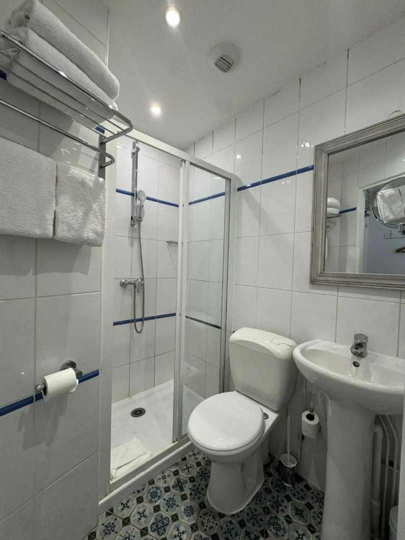 Photo - Le Regent Montmartre by Hiphophostels