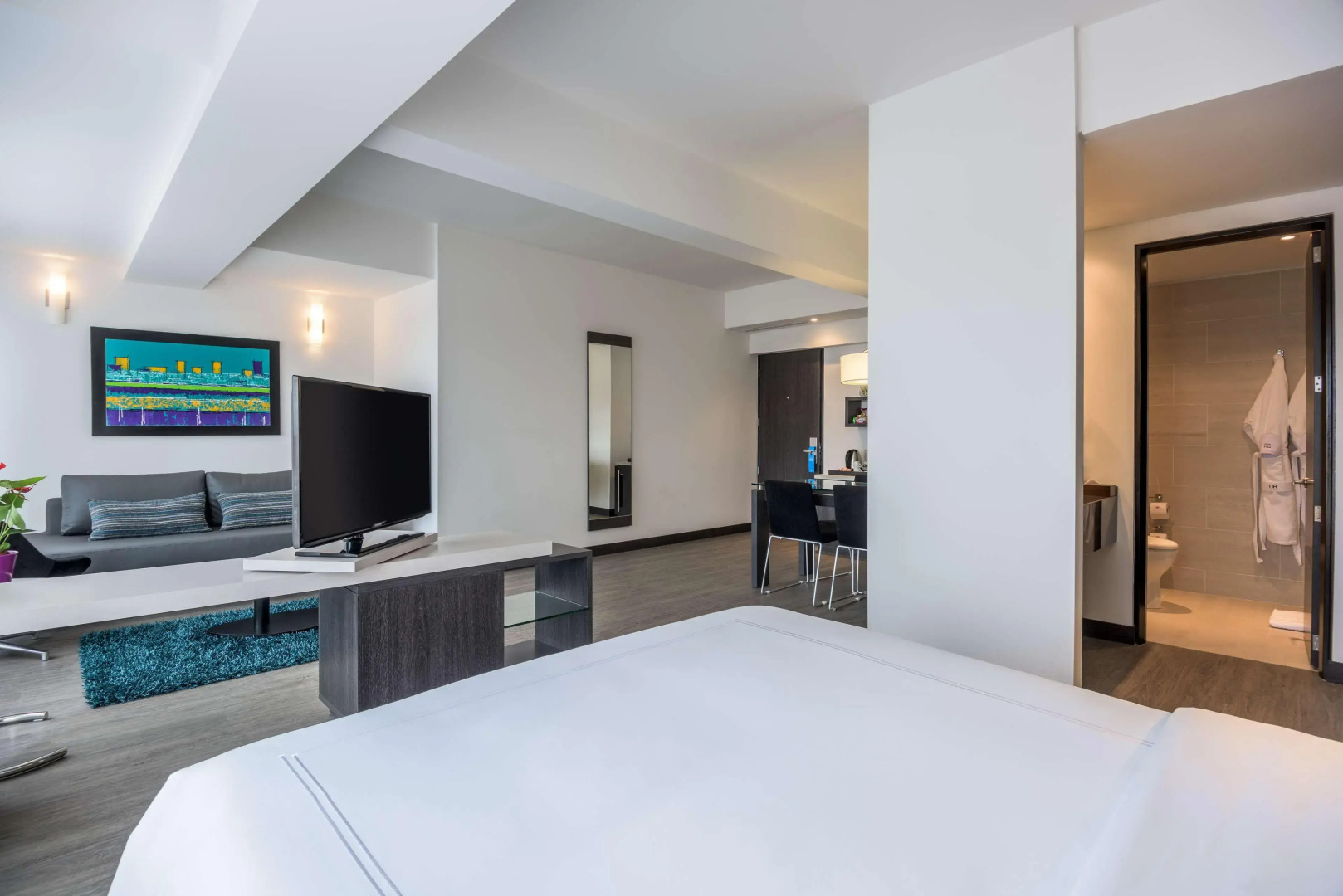 Photo - NH Bogota Urban 26 Royal