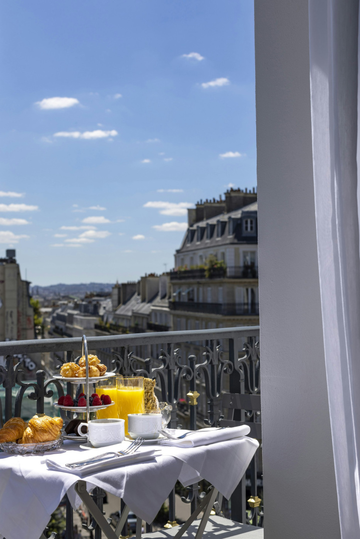 Photo - Manolita Paris