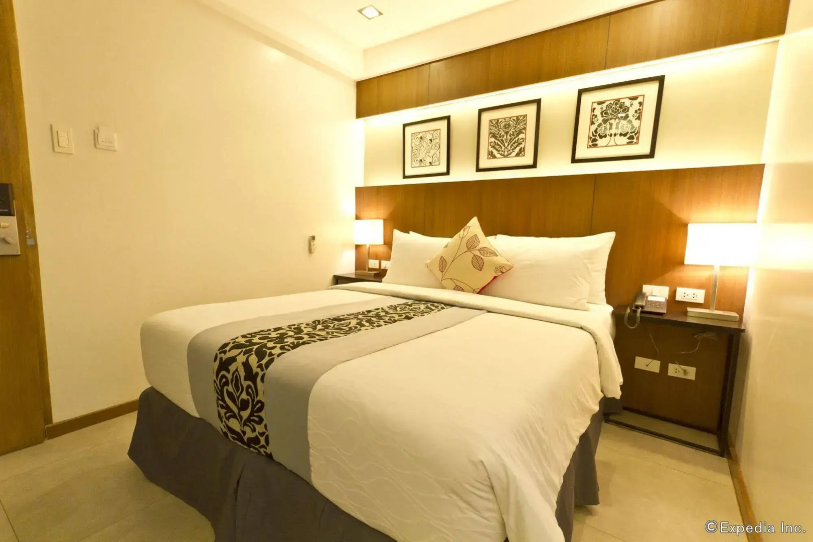 Photo - St Mark Hotel