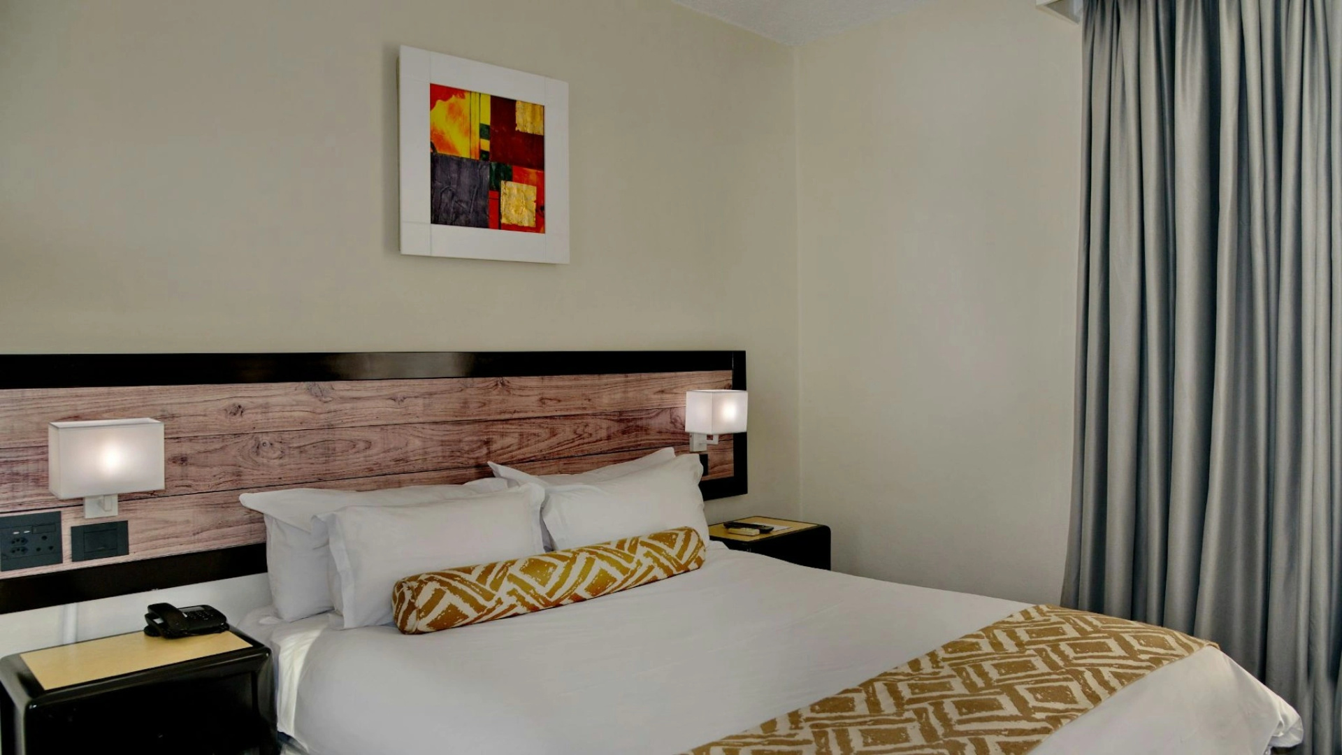 Photo - The Parktonian All Suite Hotel
