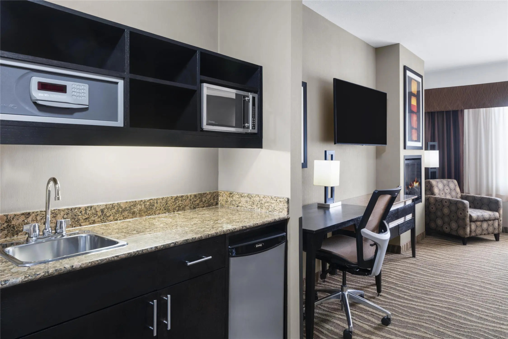 Photo - Best Western Premier Freeport Inn Calgary Airport
