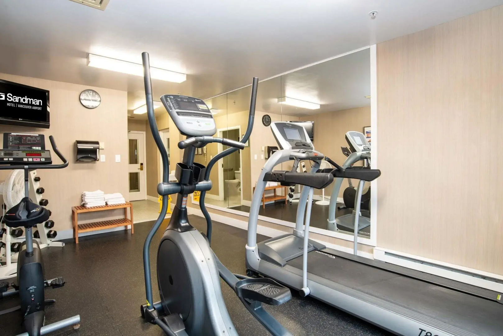 Foto - Sandman Hotel & Suites Vancouver Airport
