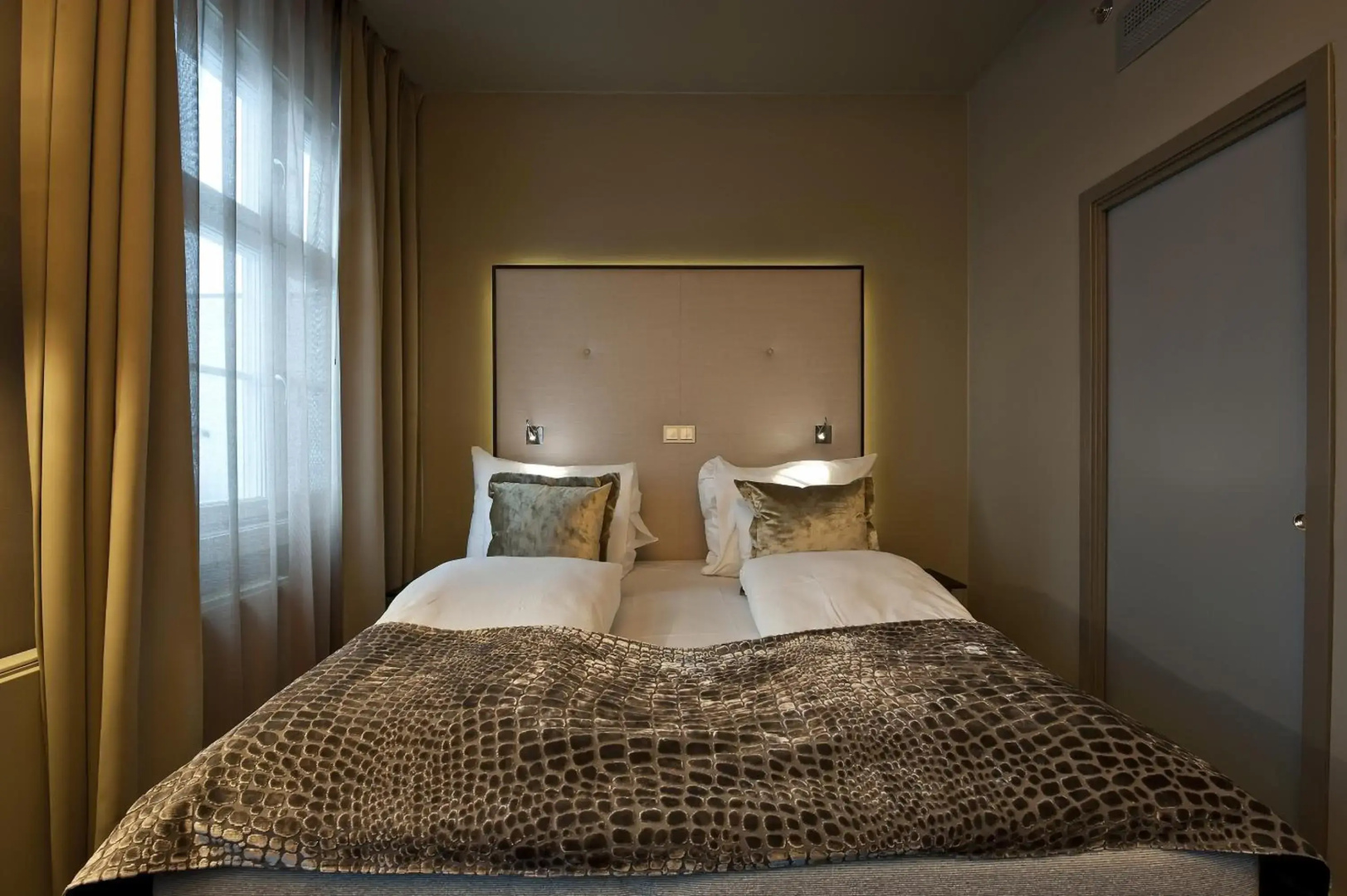 Photo - Home Hotel Folketeateret