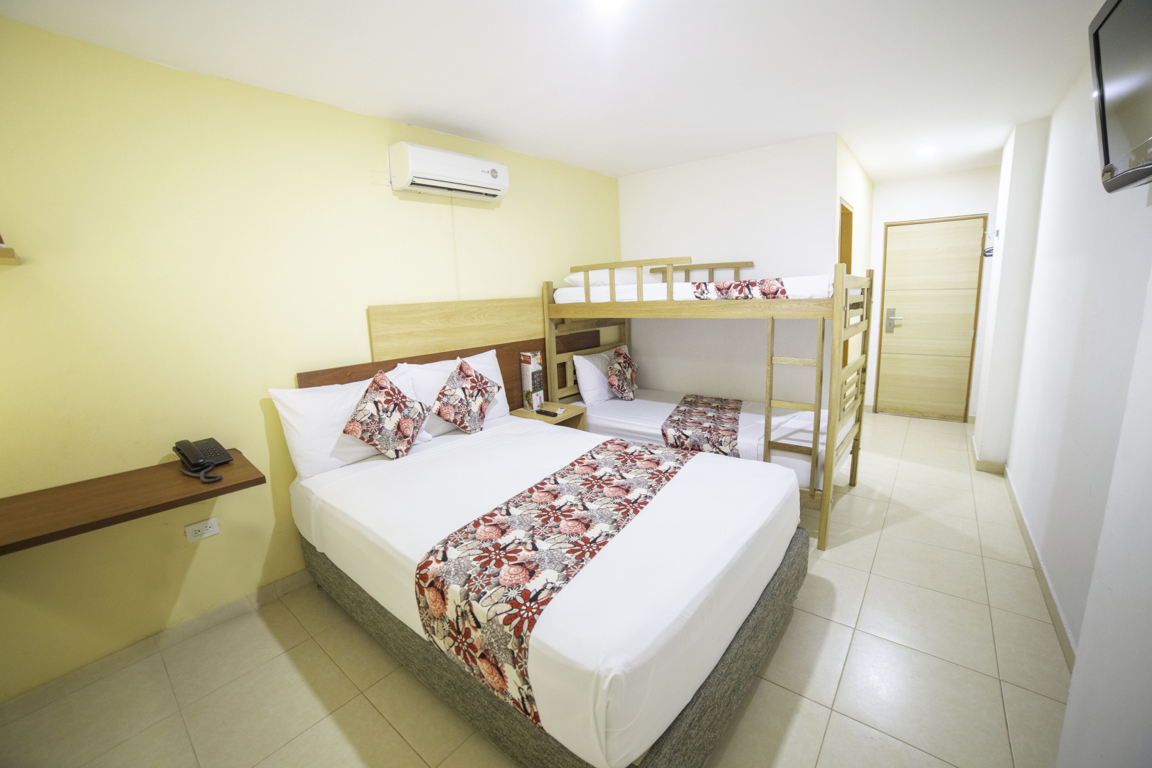 Foto - Hotel Portobahia