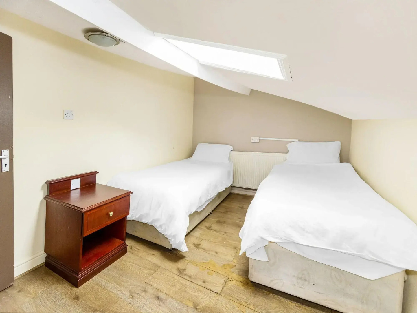 Photo - Old Oak Tree Inn