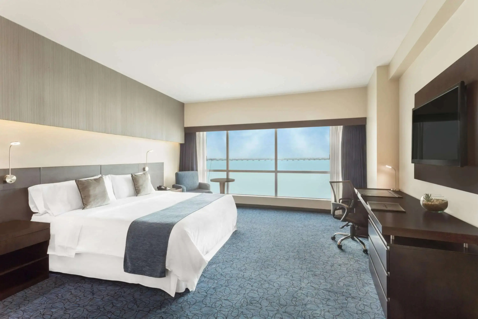 Photo - Wyndham Guayaquil, Puerto Santa Ana