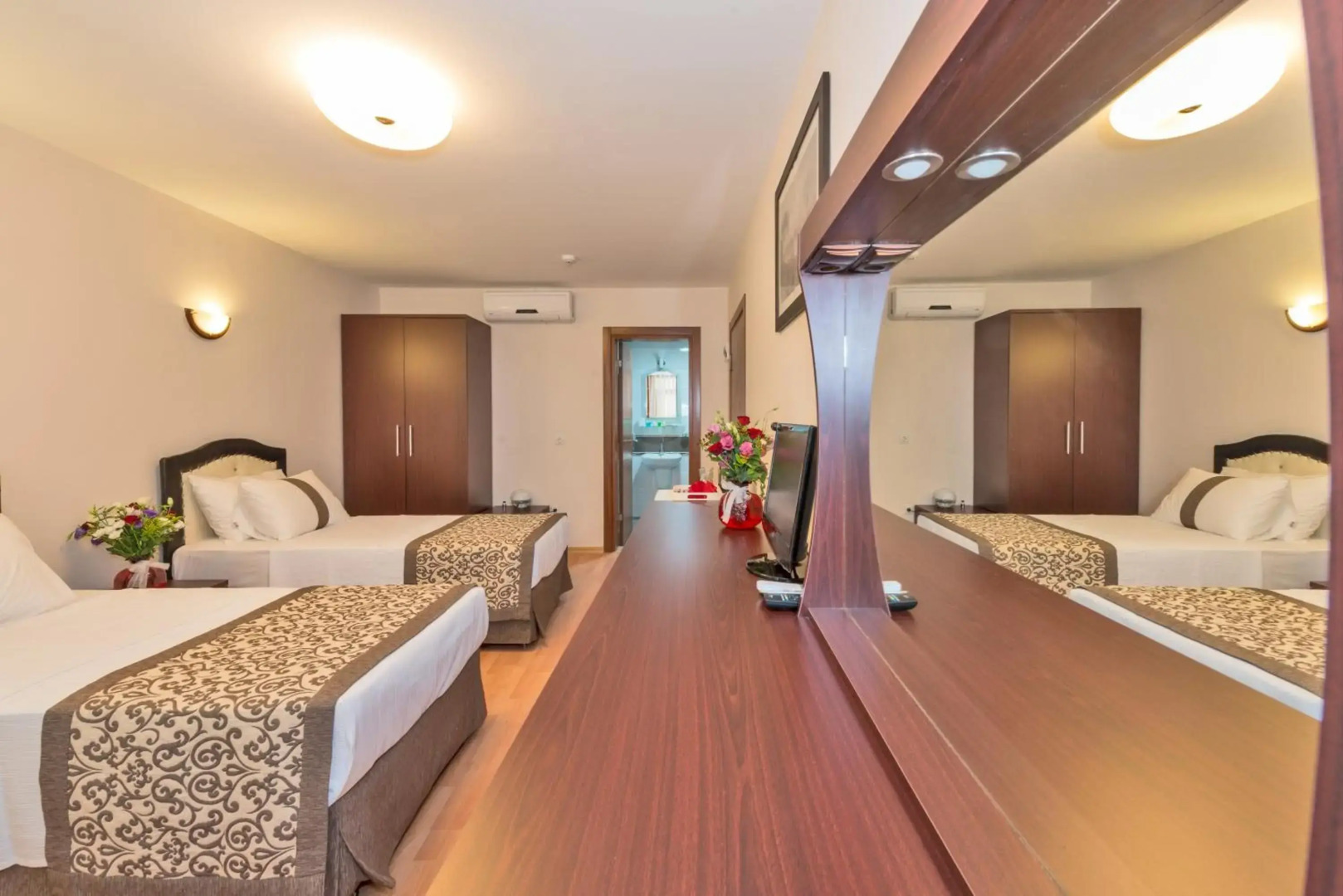 Photo - Taxim Hotel Marin