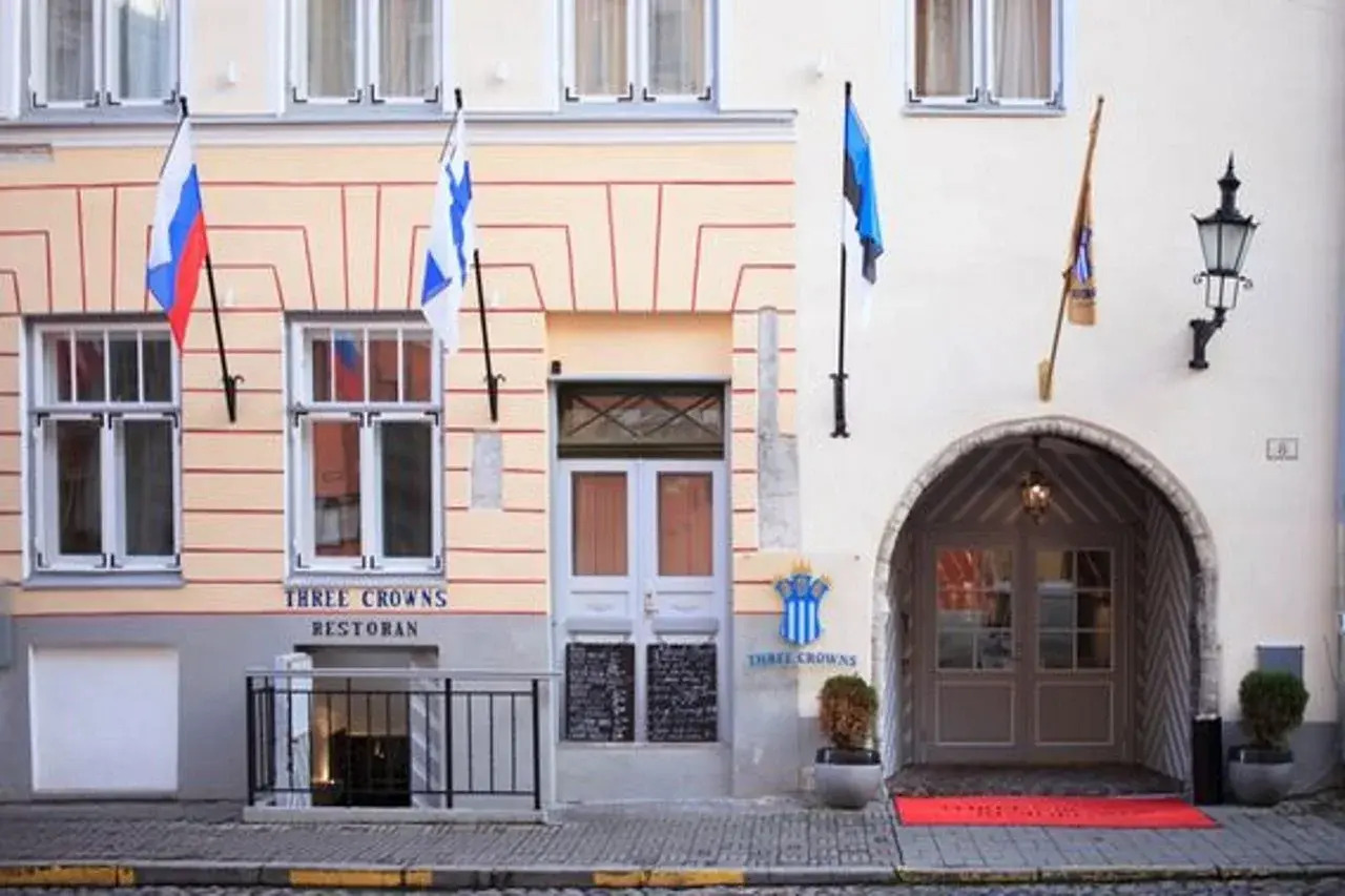 Photo - Three Crowns Residents