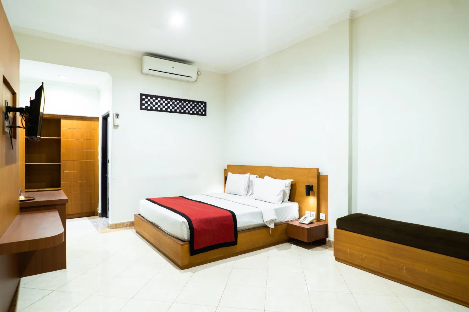 Foto - Super OYO Townhouse Oak Maxi Hotel Legian