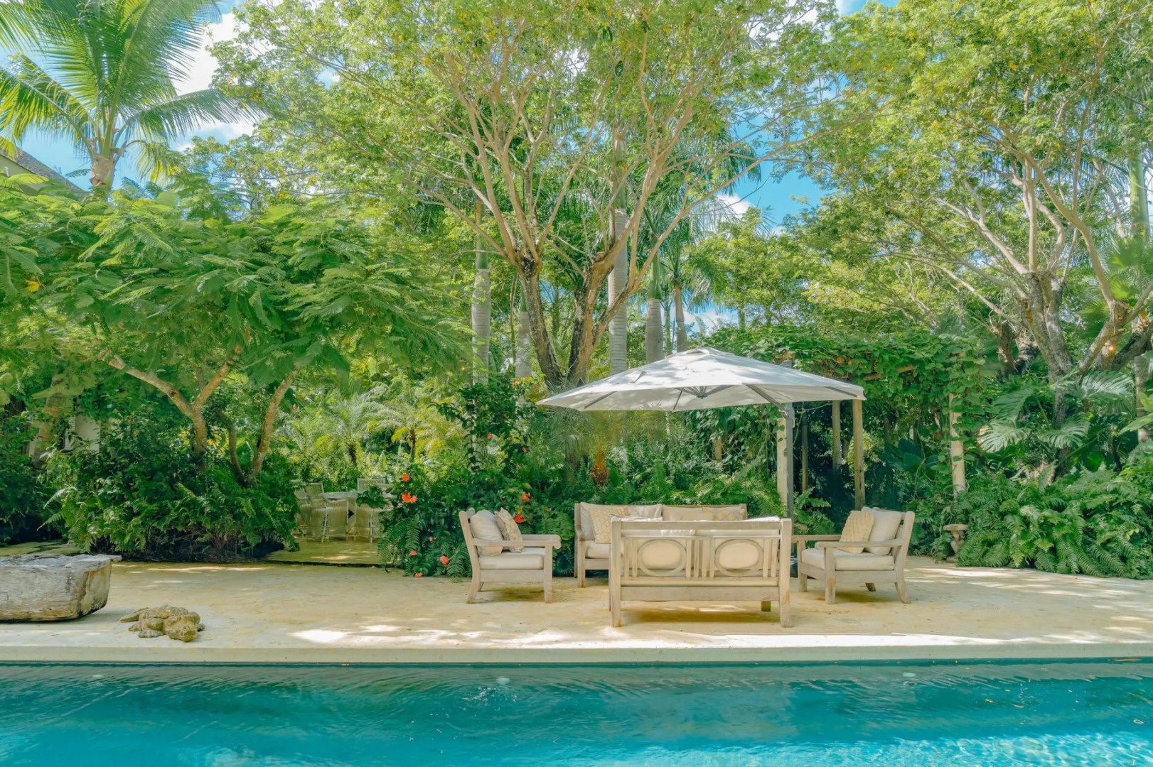 Foto - One-of-a-kind villa with open spaces and amazing views in luxury beach resort