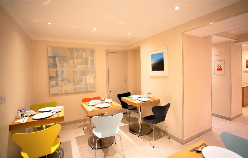 Photo - The Sumner Hotel