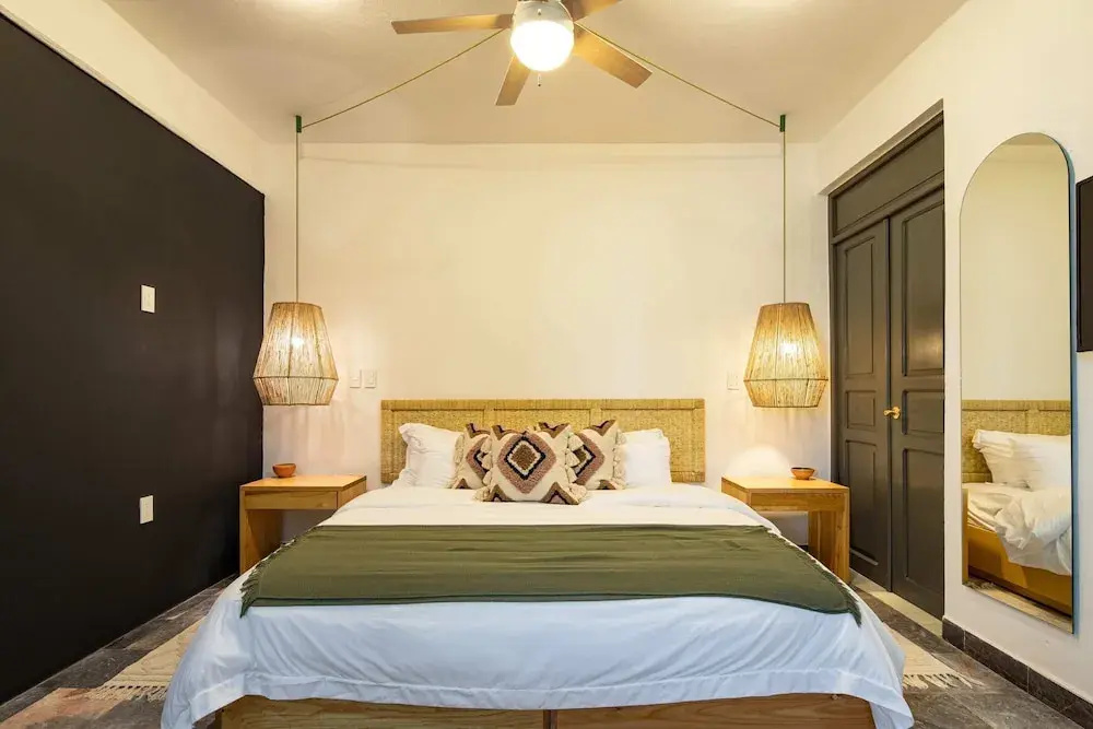 Photo - Sleeps 9, Outdoor Space, PingPong Table, in Villa