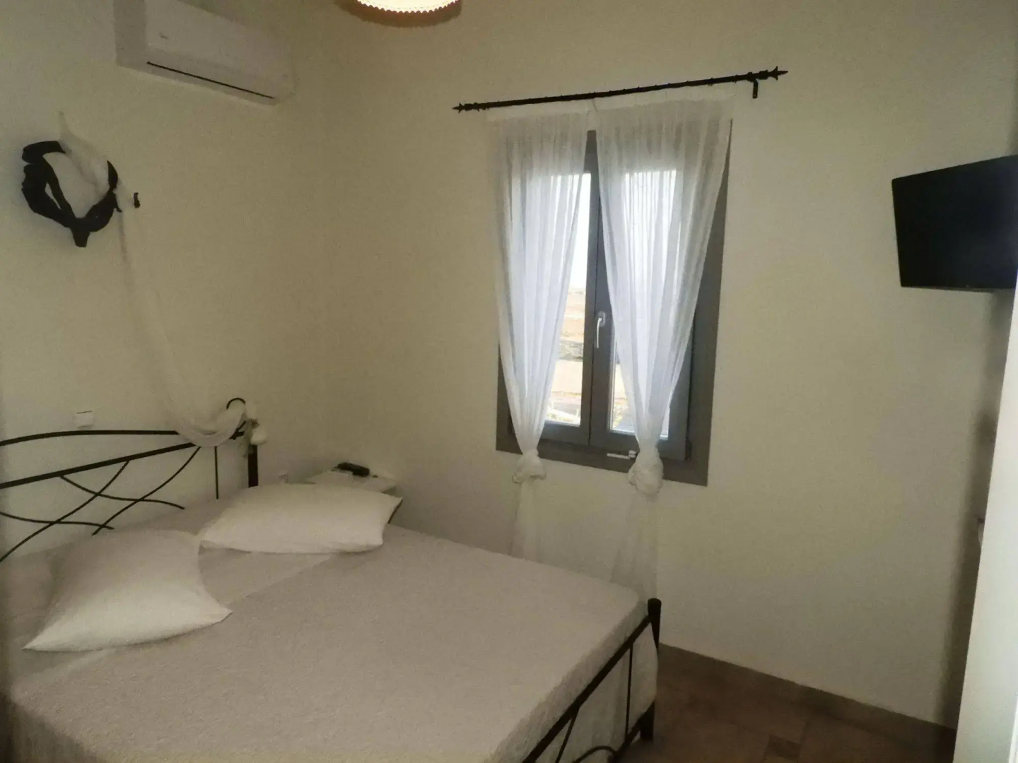 Photo - Hemera Holiday Home villa on Santorini